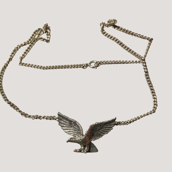 Eagle Flying Pendant 18 Inch Necklace Avon Gold Tone Cuban Style Chain Vintage - Picture 2 of 14